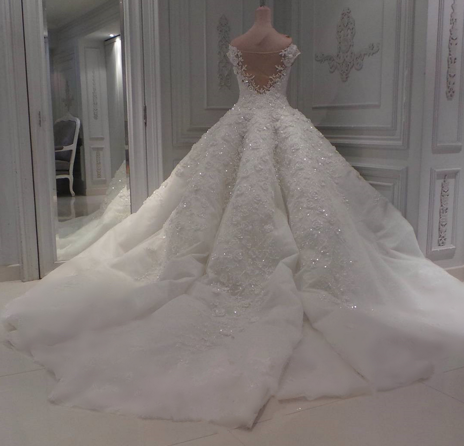 Sexy Off-the-shoulder A-line Lace Wedding Dresses White Ruffles Bridal Gowns With Appliques Online