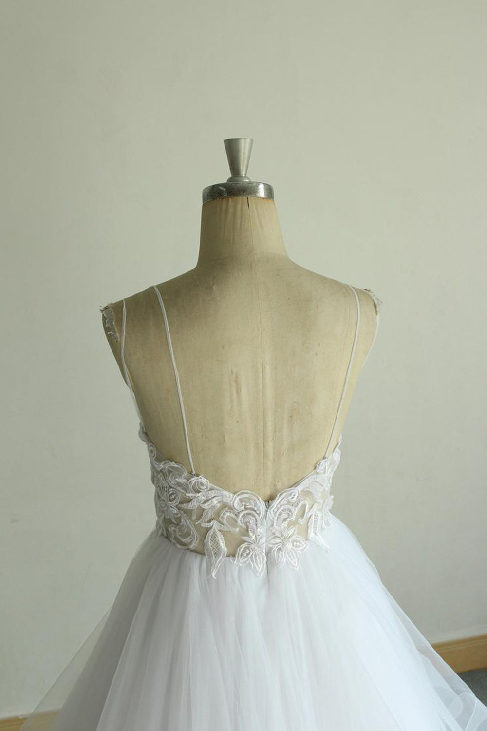 Sexy Spaghetti Straps Tulle White Wedding Dress Sleeveless A-line Bridal Gowns On Sale