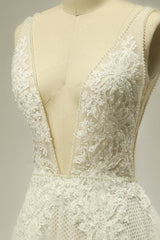 Sexy Tulle Deep-V-Neck Lace Wedding Dress Sleeveless Appliques Pearls Bridal Gowns On Sale