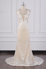 Sexy V-Neck Lace Appliques Wedding Dress Sleeveless Beadings Backless Bridal Gowns On Sale