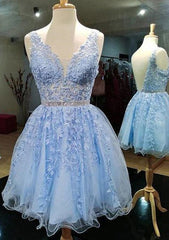 Short/Mini A-line V Neck Lace Homecoming Dress With Appliqued Beading