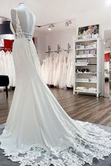 Simply Jewel Sleeveless Satin Appliques V Neck Mermaid Wedding Dresses