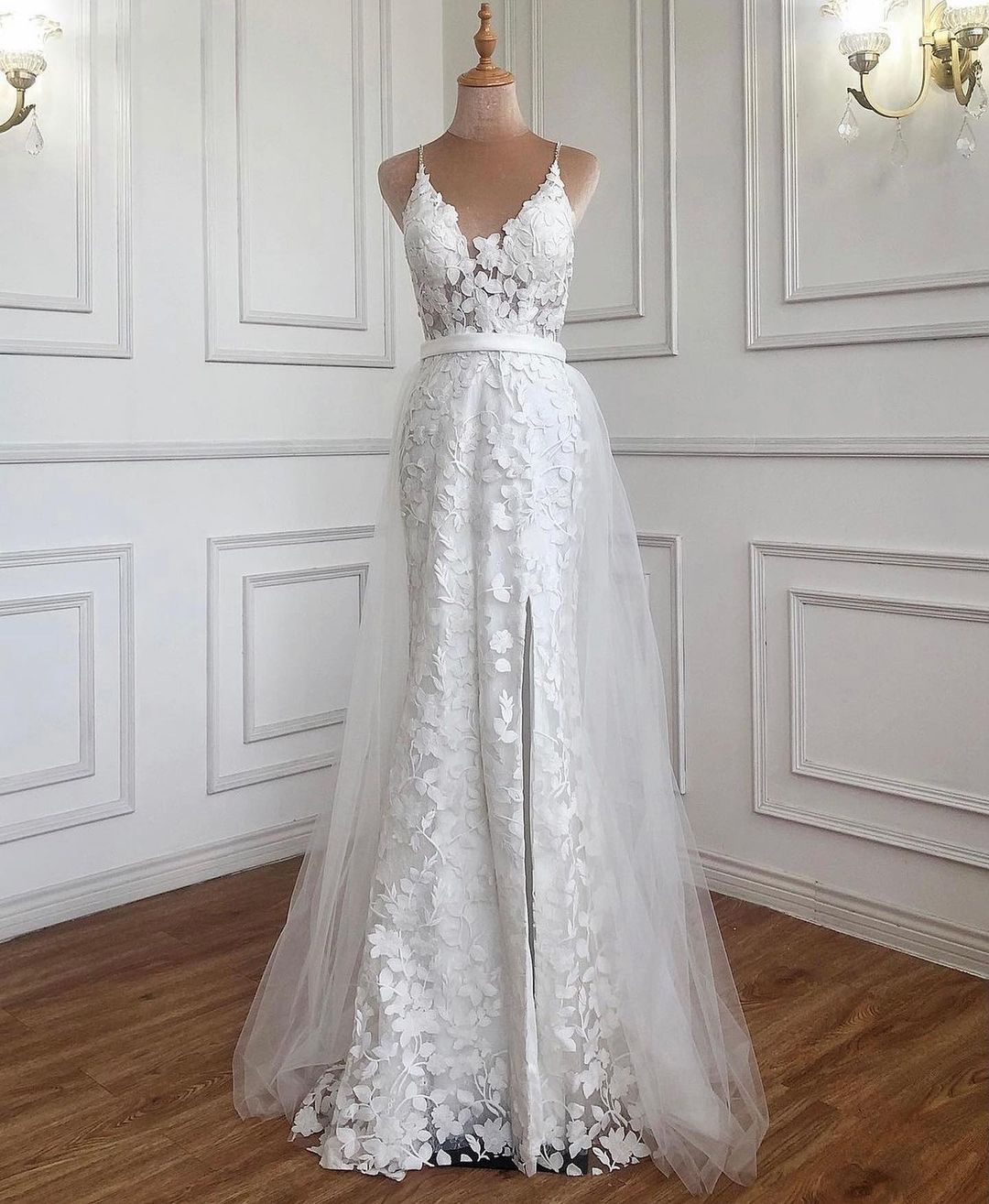 Spaghetti-Straps Long Lace Wedding Dress On Sale