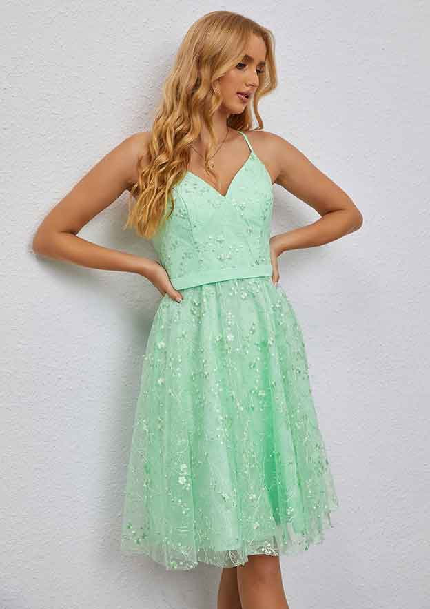 Sparkle in Style with A-line V Neck Sleeveless Tulle Short/Mini Prom Dress with Glitter Lace Appliqu¨¦