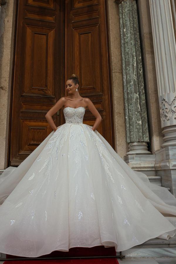 Strapless Wedding Dress Ball Gown With Lace Appliques