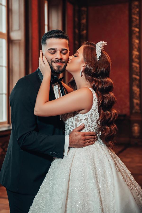 Straps Square Ball Gown Wedding Dress Sleeveless Long