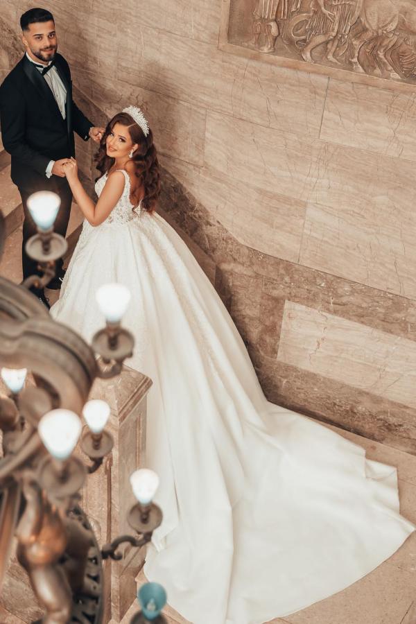 Straps Square Ball Gown Wedding Dress Sleeveless Long