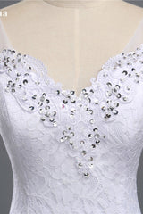 Stylish V-Neck White Lace Mermaid Wedding Dress Appliques Sleeveless Sequins Bridal Gowns