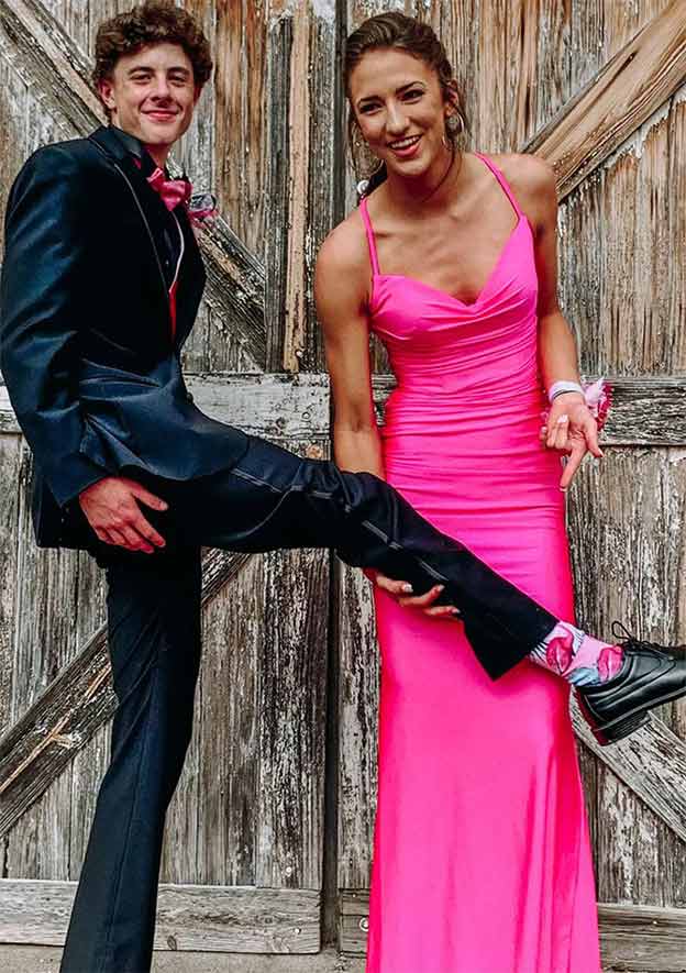 Trumpet/Mermaid V-Neck Prom Dress/Evening Dress with Pleated Sleeveles Newinlook Trumpet/Mermaid V-Neck Prom Dress/Evening Dress with Pleated Sleeveles Newinlook