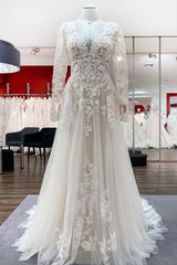  Tulle Ivory Long Sleeves Lace Appliques Wedding Dresses Long