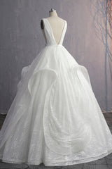 Unique V-Neck Ruffles Lace White Wedding Dress Appliques Sleeveless Bridal Gowns with Beadings On Sale