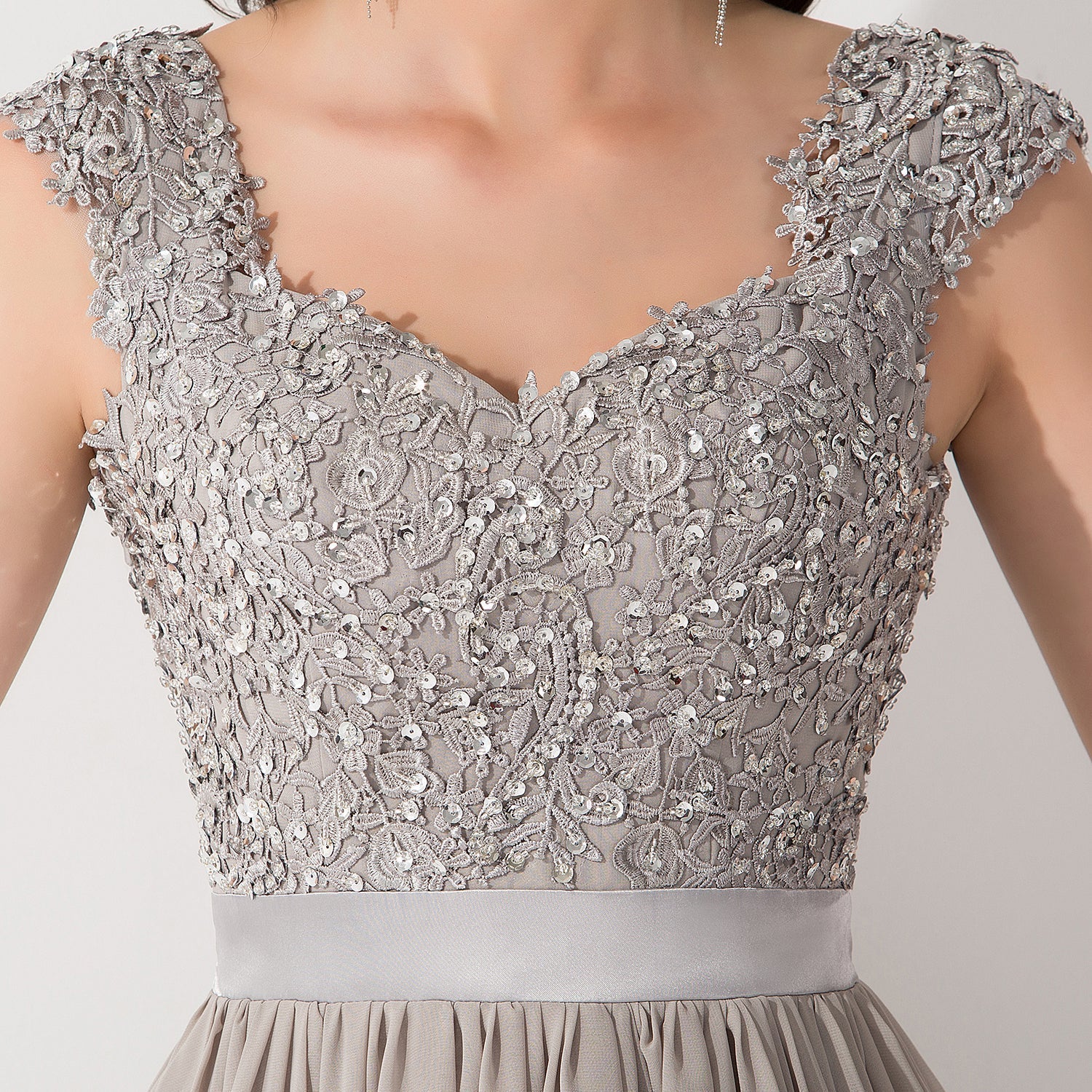 Vintage Silver Sleeveless Long Bridesmaid Dress With Appliques